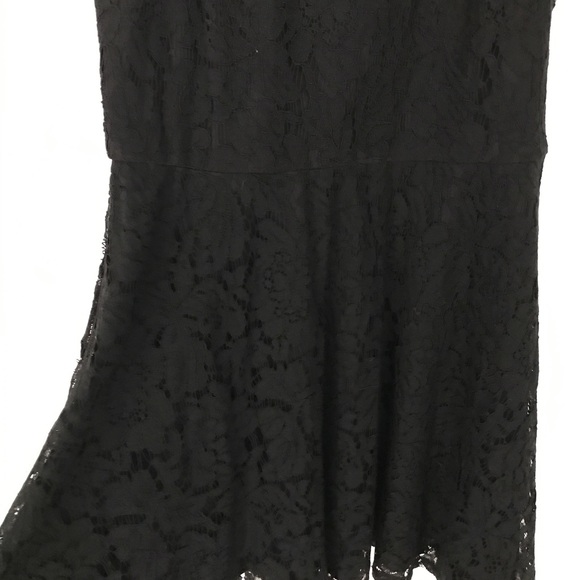 NWT Darling Mock Neck Lace Dress - Picture 4 of 4